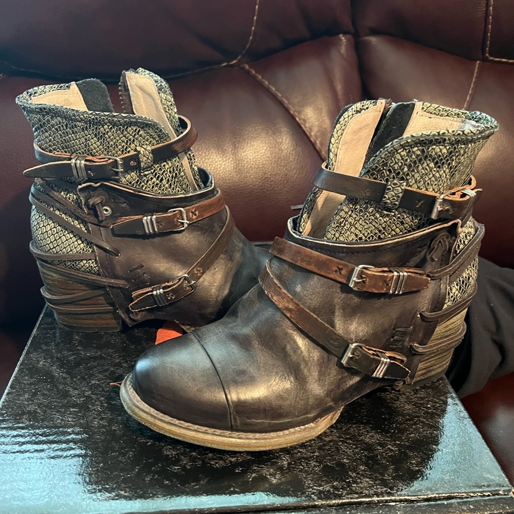 Freebird Olive Multi Crue - Size 8